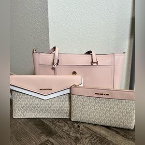 Michael Kors 3-1 tote set. Powder blush color. New condition